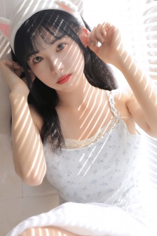 少妇把腿扒开让我添69式